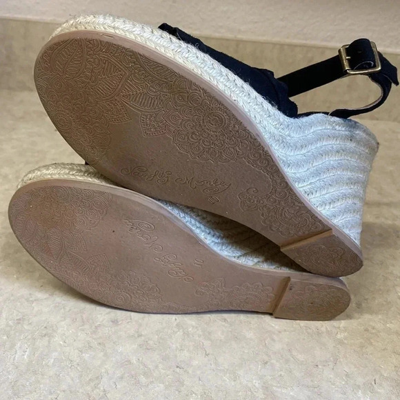 Sam Edelman Black Wedge Sandals - Picture 9 of 13